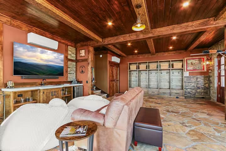 Mama Bear Cabin photo 9