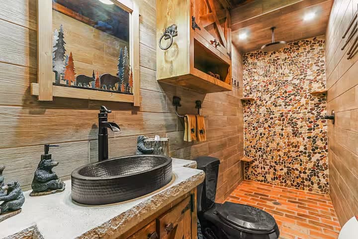 Mama Bear Cabin photo 16