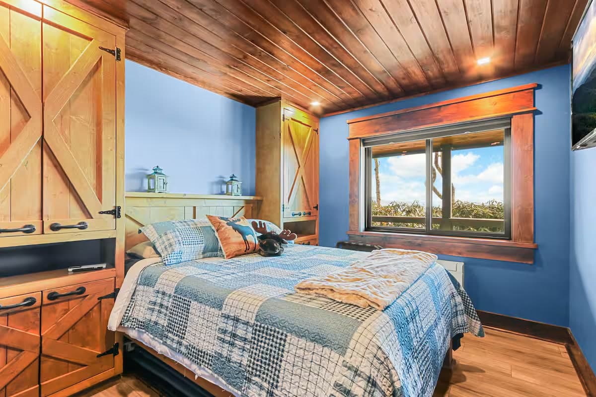 Mama Bear Cabin photo 17