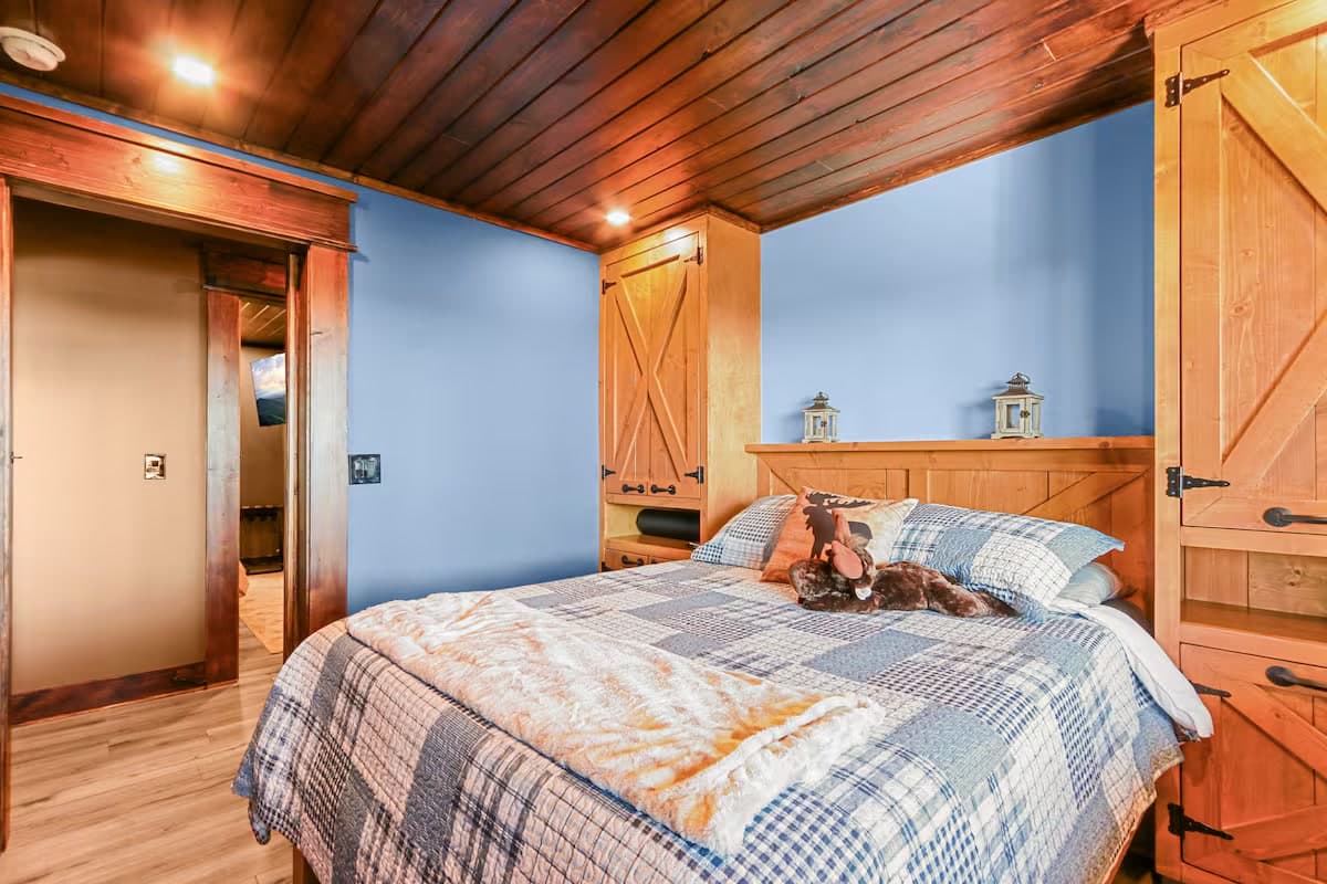 Mama Bear Cabin photo 20