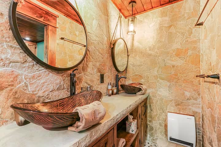 Mama Bear Cabin photo 25