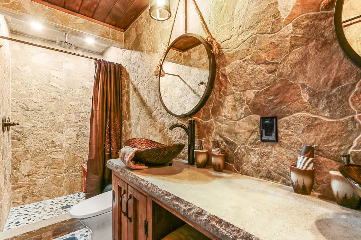 Mama Bear Cabin photo 26