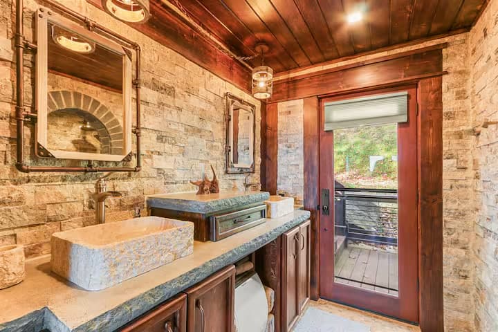 Mama Bear Cabin photo 30