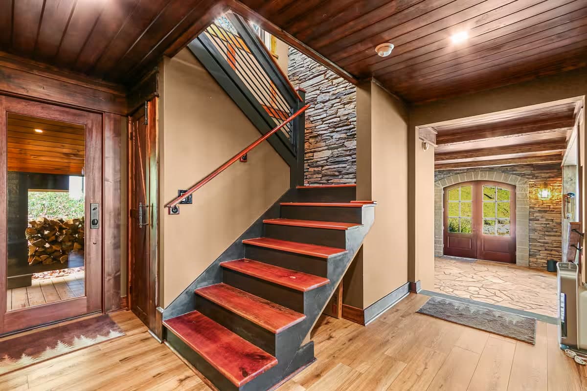 Mama Bear Cabin photo 32