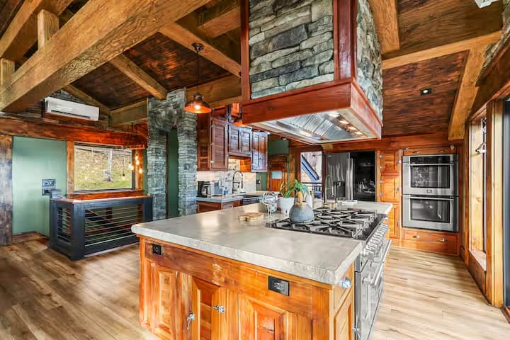 Mama Bear Cabin photo 44