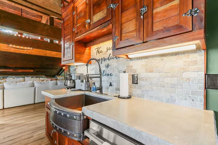 Mama Bear Cabin photo 45