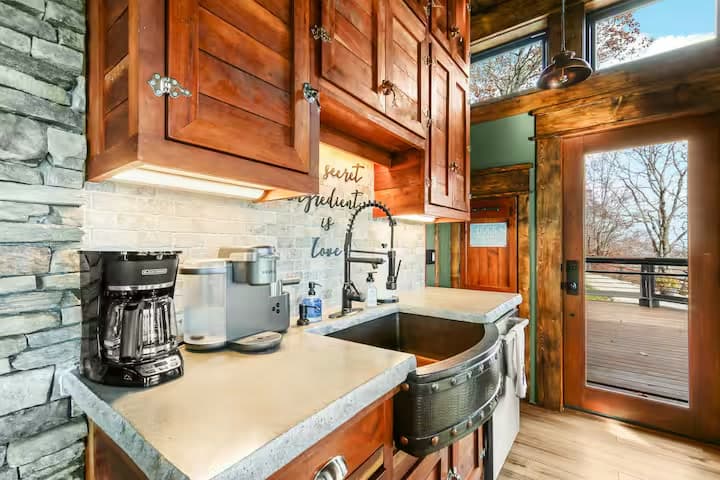 Mama Bear Cabin photo 48