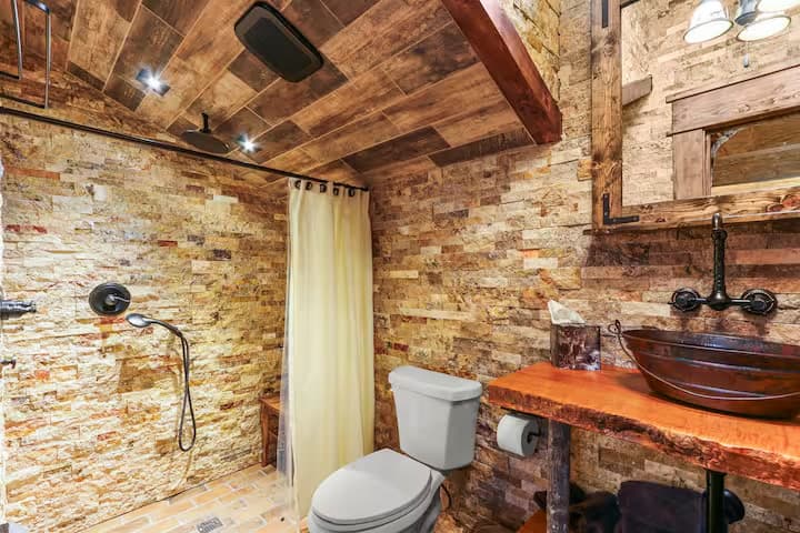 Mama Bear Cabin photo 50