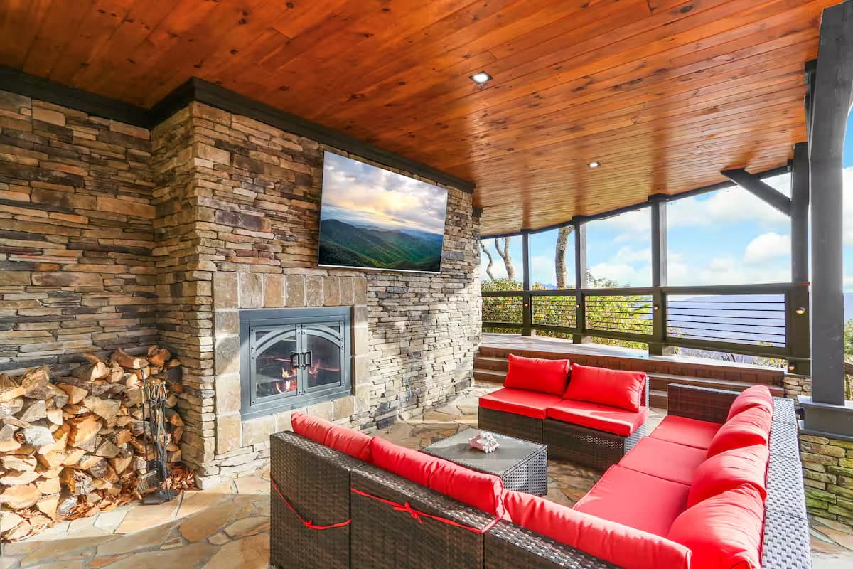 Mama Bear Cabin photo 64